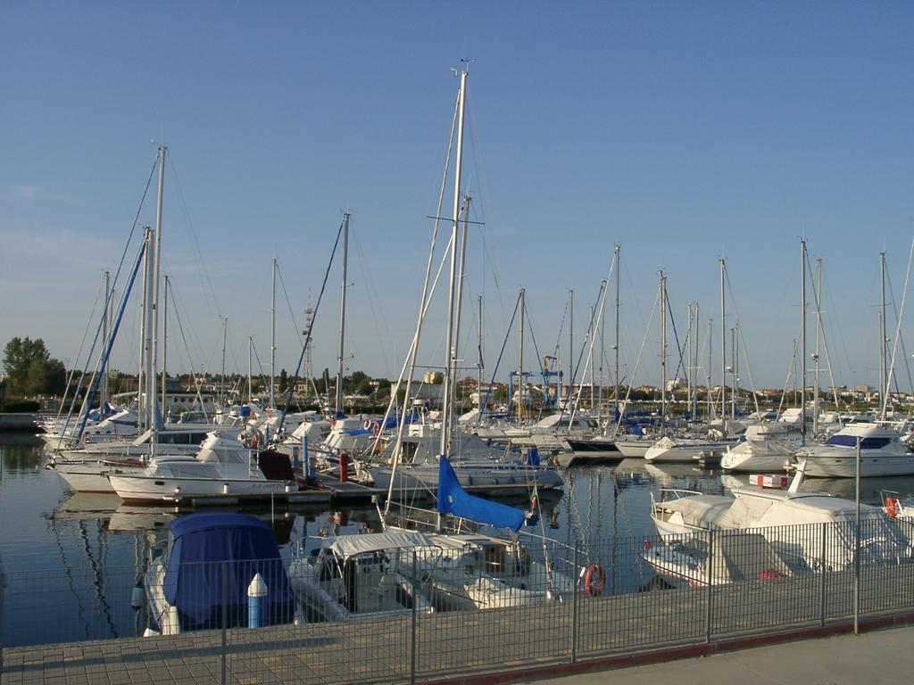 Residenza Holiday Llido Degli Estensi Exterior photo